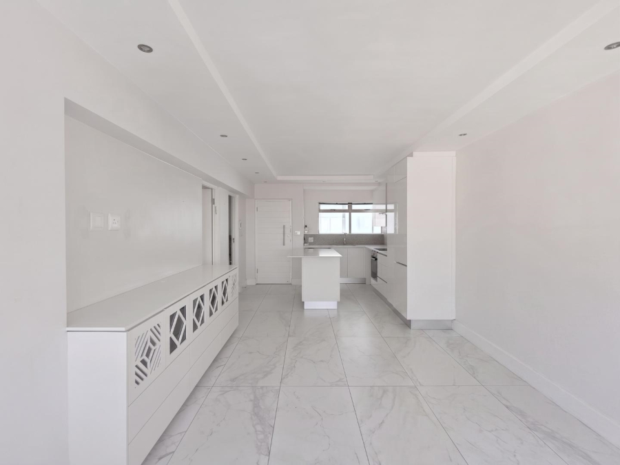 To Let 1 Bedroom Property for Rent in Sea Point Western Cape